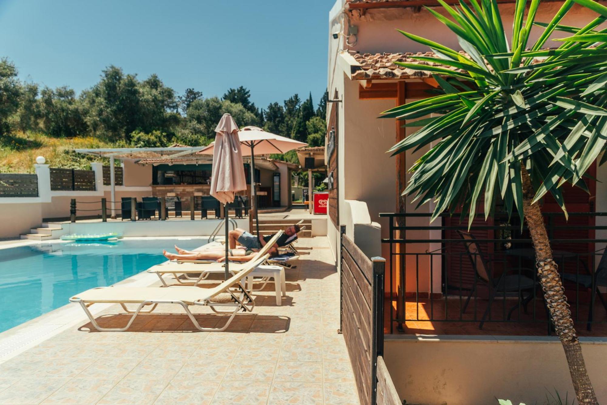 Kalypso Studio Resorts กาวอส ภายนอก รูปภาพ